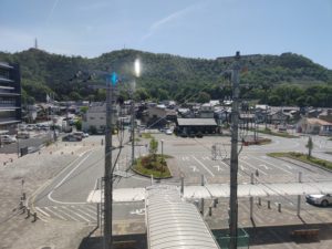 米原駅から見る太尾山