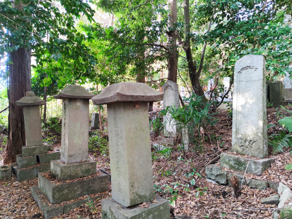Toda Gonzaemon's tomb 