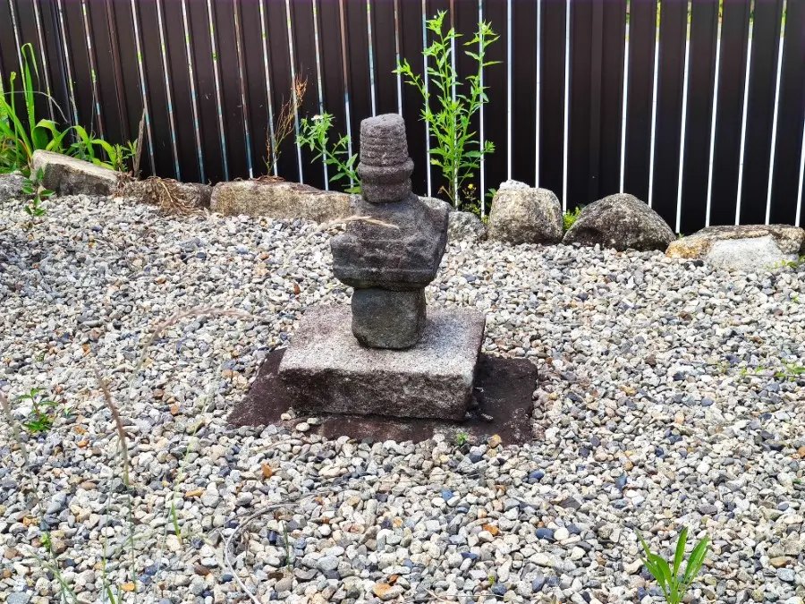 Hokyointo (a Japanese box-shaped pagoda) called Shoganzuka