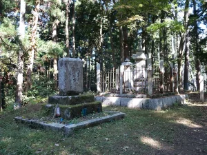 中川清秀墓